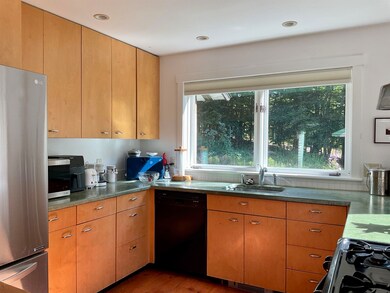 90 Draper Rd, Hartland, VT 05048 - photo 5