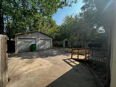 1517 E Tennie St, Gainesville, TX 76240 - photo 3