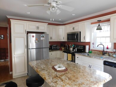 219 Azalea St, Kunkletown, PA 18058 - photo 3