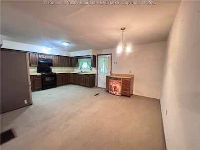 236 Easter Rd, Nitro, WV 25143 - photo 3