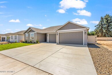 3 Car Garage