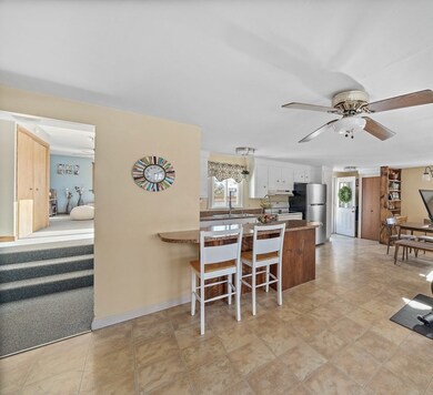 43 Ekstrom Cir, Abington, MA 02351 - photo 4