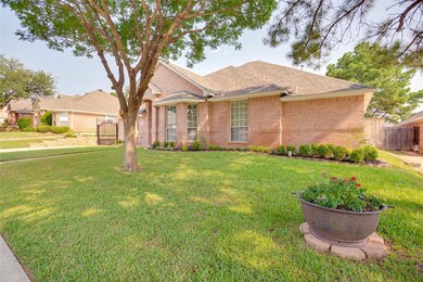 1113 Carousel Dr, Bedford, TX 76021 - photo 3