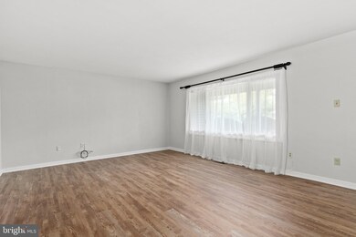 4219 Crosswick Turn, Bowie, MD 20715 - photo 5