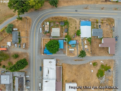 141 Poplar St, Powers, OR 97466 - photo 2