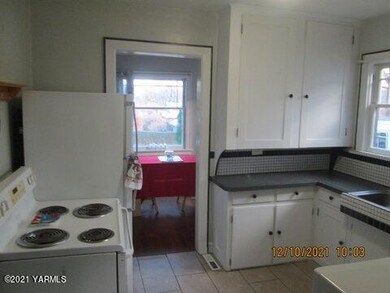 2206 Eleanor St, Yakima, WA 98902 - photo 6