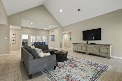 10327 Burgoyne Rd, Houston, TX 77042 - photo 4