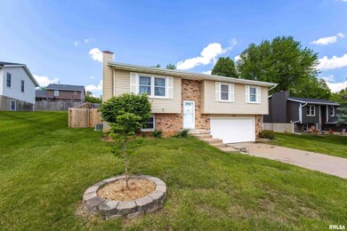 1426 W 48th St, Davenport, IA 52806 - photo 2