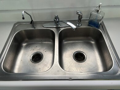 1305 Nelms Rd, Albany, GA 31705 - photo 6