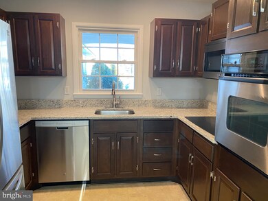 4202 Marble Ln, Fairfax, VA 22033 - photo 5