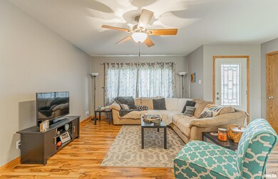 215 Southgate St, Lincoln, IL 62656 - photo 5