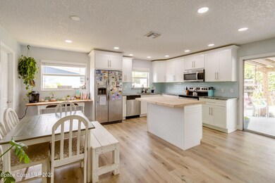 Beautifully updated kitchen