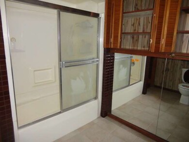 102 Siesta Rd, Carpentersville, IL 60110 - photo 6