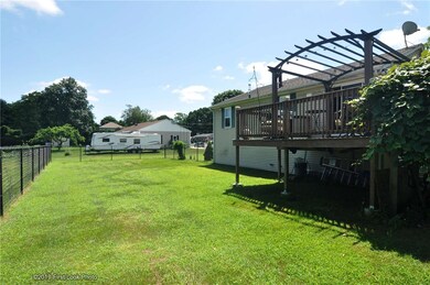 8 Crompton Ave, West Warwick, RI 02893 - photo 4