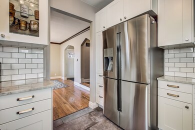 134 E Columbia Ave, Elmhurst, IL 60126 - photo 5