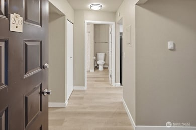 10506 NE 32nd Place unit G203, Bellevue, WA 98004 - photo 3