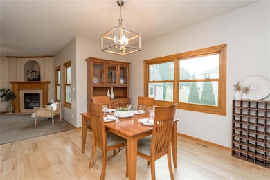 3904 153rd St, Urbandale, IA 50323 - photo 4