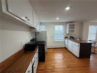 235 Spring St unit 4, Newport, RI 02840 - photo 5