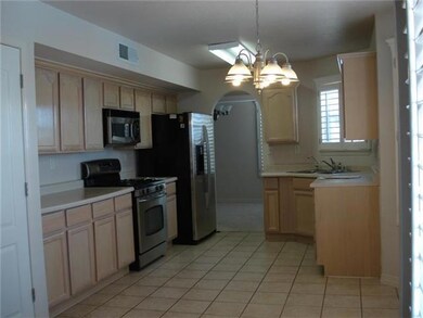 14256 Desert Ash Dr, Horizon City, TX 79928 - photo 2