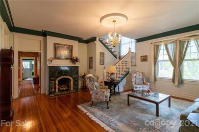 510 Davie Ave, Statesville, NC 28677 - photo 3