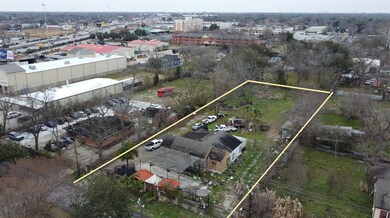 711 E Burress St, Houston, TX 77022 - photo 7