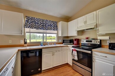 803 Belfair Ave SW, Orting, WA 98360 - photo 2