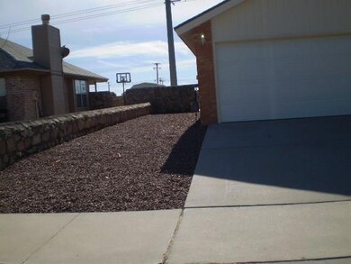 14000 Lago Grande Dr, Horizon City, TX 79928 - photo 2