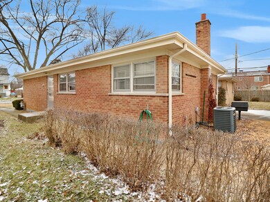 1933 Ash St, Des Plaines, IL 60018 - photo 4