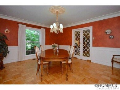 SUCH ELEGANCE & VIEWS