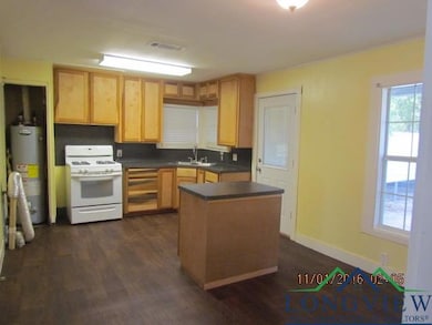 809 Leach St, Kilgore, TX 75662 - photo 6