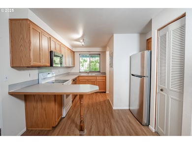 3080 Harlow Rd, Eugene, OR 97401 - photo 7