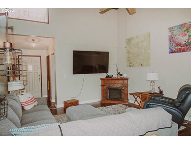 3109 Marigold St, Longview, WA 98632 - photo 4