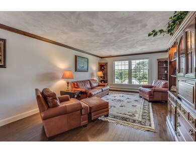 26 Crystal Dr, Stoneham, MA 02180 - photo 4