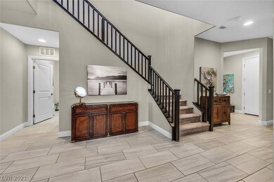 Foyer, Staircase
