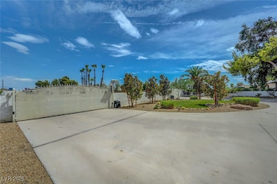 2667 S Torrey Pines Dr, Las Vegas, NV 89146 - photo 5