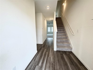 102 Gemsbok Rd, Hutto, TX 78634 - photo 2