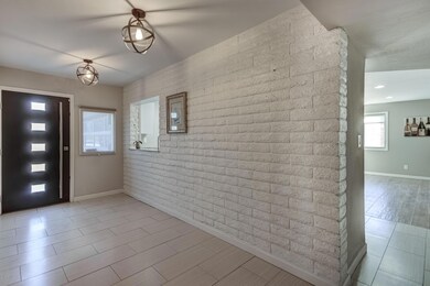 1851 E Geneva Dr-8