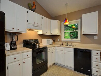 22 Harmon Cir, Asheville, NC 28803 - photo 5