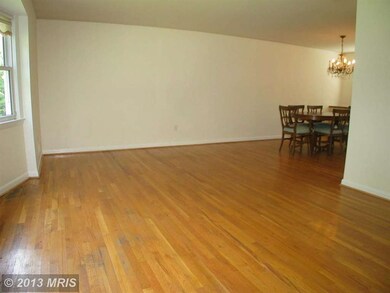 3604 Faircastle Dr, Chevy Chase, MD 20815 - photo 4