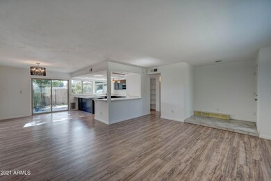 1726 E Dunbar Dr-6