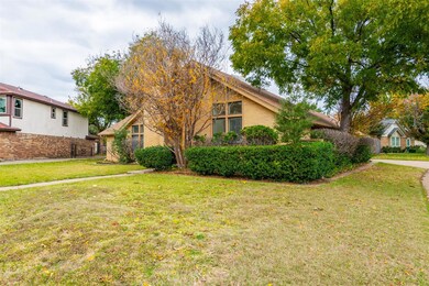 2044 Oakmeadow Ct, Bedford, TX 76021 - photo 2