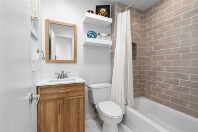 Secondary bathroom on the first floor.
