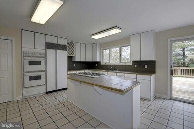 11629 Falls Rd, Potomac, MD 20854 - photo 5