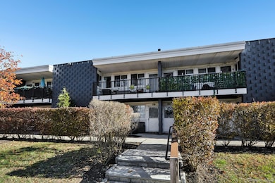 4 Wyndover Woods Ln unit 12, White Plains, NY 10603 - photo 4