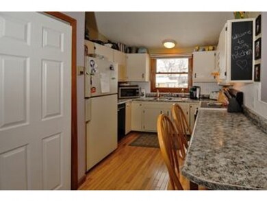 361 Hayward St unit 4, Manchester, NH 03103 - photo 4