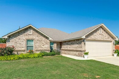 308 Brookfield Dr, Boyd, TX 76023 - photo 2