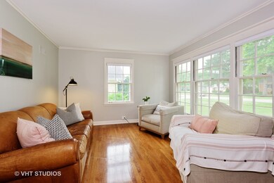 1418 E Evergreen St, Wheaton, IL 60187 - photo 2