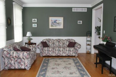 272 Sylvia Ln, Allentown, PA 18104 - photo 5