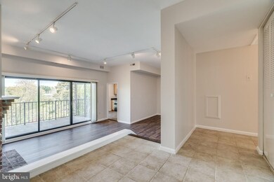 118 Roberts Ln unit 401, Alexandria, VA 22314 - photo 2