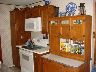 540 Carter Ave, Indiana, PA 15701 - photo 4